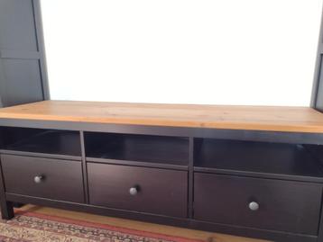  Hemnes Ikea TV Meubel zwart en hout beschikbaar voor biedingen