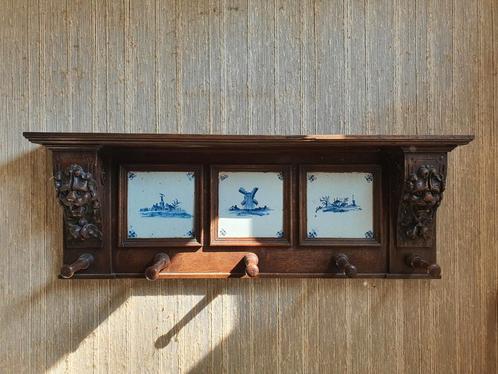 Vintage Antieke Kapstok met Delftsblauwe tegels 74 cm, Huis en Inrichting, Woonaccessoires | Kapstokken, Zo goed als nieuw, Wandkapstok