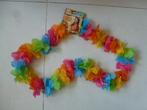 NIEUW 64 gekleurde HAWAII slingers, Ophalen of Verzenden, Nieuw, Versiering