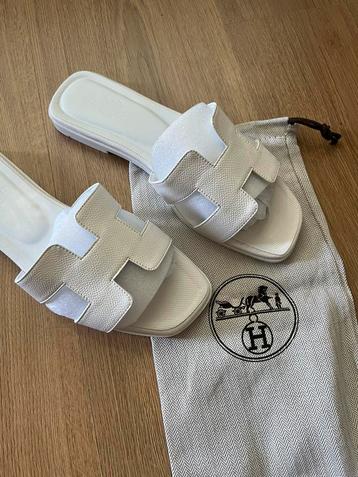 Hermes oran sandalen wit maat 38 beschikbaar voor biedingen