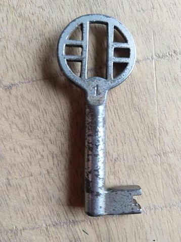 Nemef kast / kamersleutel (klaviersleutel) beschikbaar voor biedingen