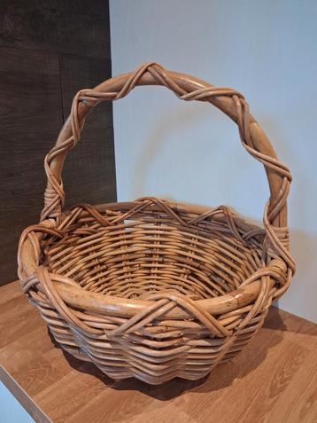 Grote Wilgen Mand met Hengsel - Ø40cm beschikbaar voor biedingen