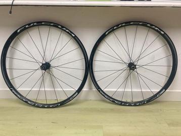 Wielset van fulcrum in goede staat beschikbaar voor biedingen