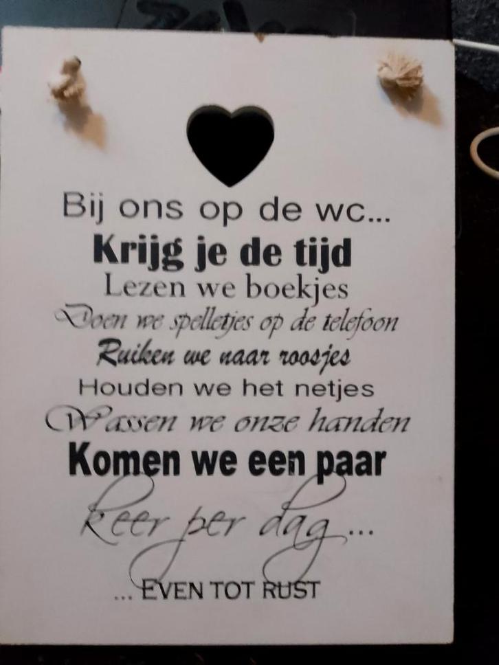 Houten bord met tekst voor toilet, Huis en Inrichting, Woonaccessoires | Schilderijen, Tekeningen en Foto's, Zo goed als nieuw