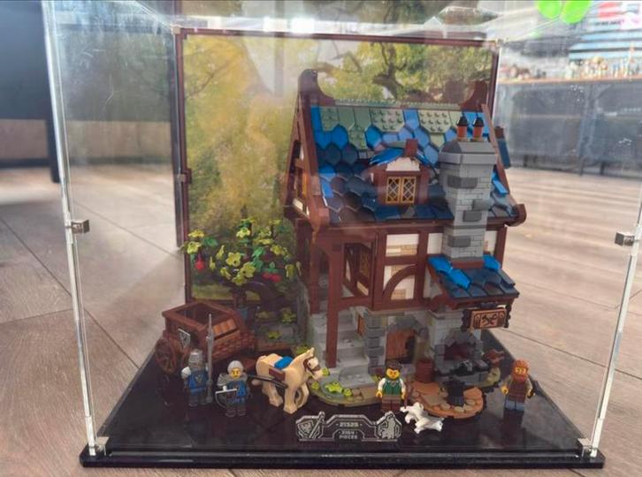 Lego 21325 Middeleeuwse Smid met Wicked Brick Vitrine, Kinderen en Baby's, Speelgoed | Duplo en Lego, Zo goed als nieuw, Lego