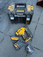 Dewalt Gereedschapskoffer met Tacker, Ophalen, Gevuld, Gebruikt