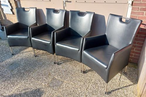 ZWART LEDEREN STOELEN OP WIELTJES, Huis en Inrichting, Stoelen, Gebruikt, Blauw, Ophalen