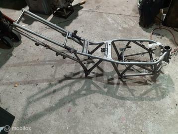 Frame met kenteken SSie Supersport 1000 2002 beschikbaar voor biedingen