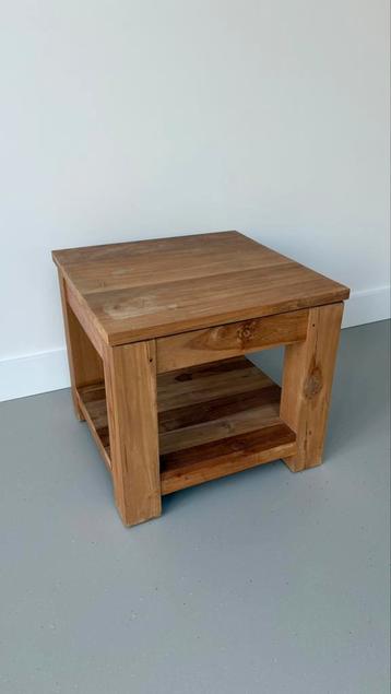 Teakhout salontafel / bijzettafel 50x50x45 beschikbaar voor biedingen
