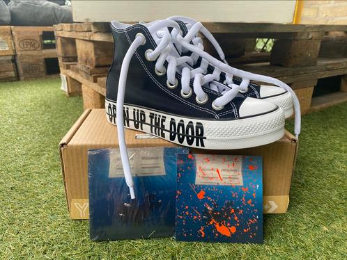 Billie Eilish-Converse-Splattered CD-Hit me Hard & Soft, Verzamelen, Complete verzamelingen en Collecties, Ophalen