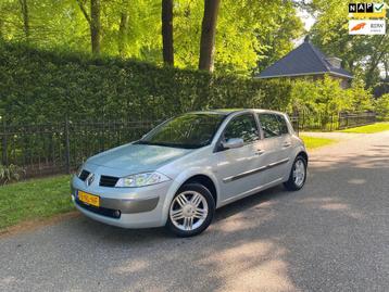 Renault Mégane 2.0-16V Automaat, Clima, Trekhaak, Nieuwe AP beschikbaar voor biedingen