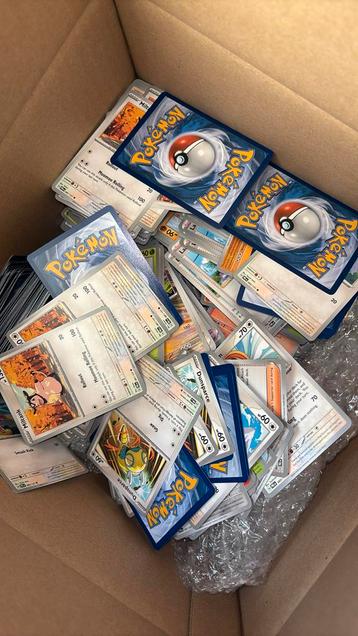 Pokemon Bulk 1000 kaarten beschikbaar voor biedingen