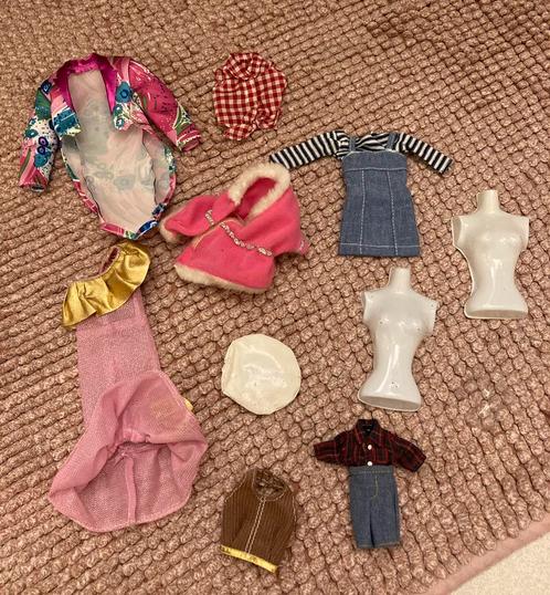 Vintage lot Barbiekleding Mattel Shelly Barbie paard kleding, Verzamelen, Poppen, Zo goed als nieuw, Kleertjes, Ophalen of Verzenden