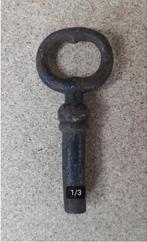 Oude sleutel wikkelsleutel kloksleutel bodemvondst., Antiek en Kunst, Antiek | Gereedschap en Instrumenten, Ophalen of Verzenden