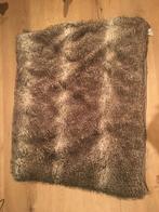 Grijs lang harig bont plaid te koop. Grijs van kleur., Huis en Inrichting, Woonaccessoires | Plaids en Woondekens, Ophalen of Verzenden