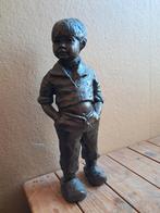 Beeld van een jongen, gemaakt door Geert Kunen, Ophalen