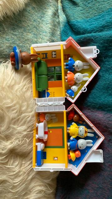 Nijntje speelhuis beschikbaar voor biedingen