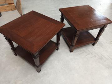 2 kleine bijzettafeltjes beschikbaar voor biedingen