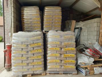 Houtpellets, witte pellets, pellet korrels, pellet kachel beschikbaar voor biedingen