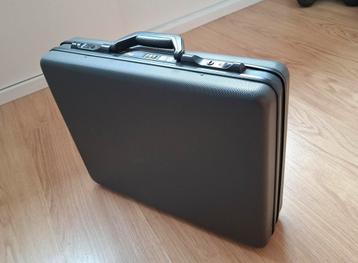 Hardcase aktekoffer beschikbaar voor biedingen