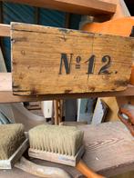 Zeer oud kistje, uit een winkel?, Ophalen of Verzenden, Zo goed als nieuw, Minder dan 50 cm