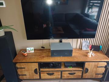 Stoer TV Meubel - 182cm Breed beschikbaar voor biedingen