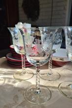 4 elegante kristal wijnglazen gedraaide steel geëtste kelk, Antiek en Kunst, Antiek | Glas en Kristal, Ophalen of Verzenden