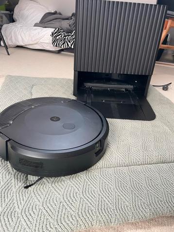 iRobot Roomba Combo 10 Max + AutoWash Dock beschikbaar voor biedingen