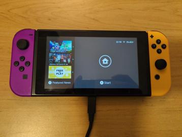 Nintendo Switch V1 32GB + Joy-Con holders & charger beschikbaar voor biedingen