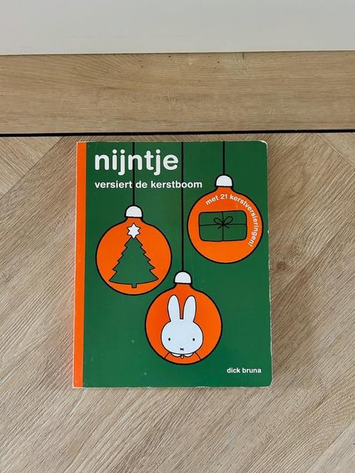 Z.g.a.n. Kartonboek Nijntje versiert de kerstboom met hanger, Boeken, Kinderboeken | Baby's en Peuters, Zo goed als nieuw, 1 tot 2 jaar