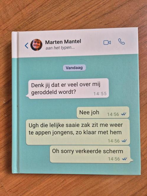Marten Mantel - Aan het typen…, Boeken, Overige Boeken, Zo goed als nieuw, Ophalen of Verzenden