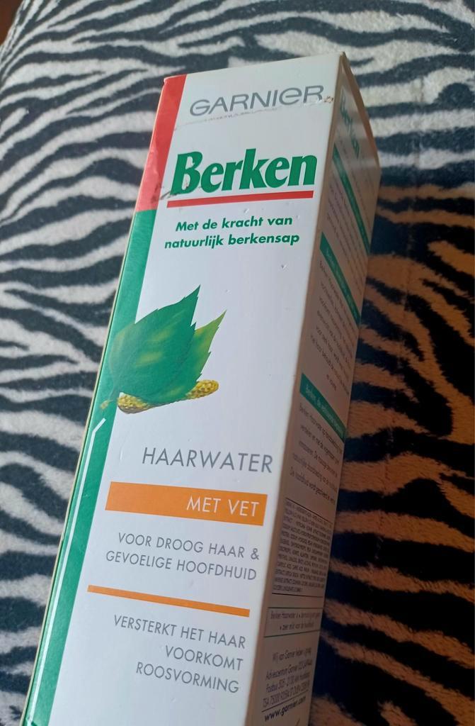 Garnier Berken Haarwater met Vet. NIEUW 250ml Grote fles, Sieraden, Tassen en Uiterlijk, Uiterlijk | Haarverzorging, Nieuw, Haarverzorger of -hersteller
