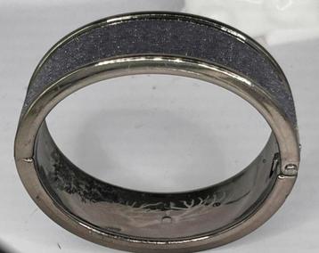 ZILVERKLEURIG MOOIE GLIMMENDE GLITTER ARMBAND beschikbaar voor biedingen