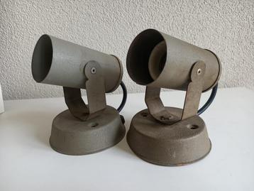 Set van twee vintage metalen spots | legergroen beschikbaar voor biedingen