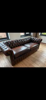 Chesterfield 2 persoons bank, Huis en Inrichting, Banken | Bankstellen, Gebruikt, Tweepersoons, Leer, Rechte bank