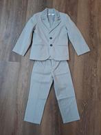 Lichtgrijs pak maat 104, Ophalen of Verzenden, Zo goed als nieuw, Jongen