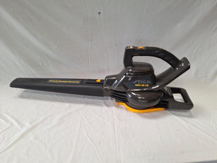 Stiga SBV 48 AE bladblazer/-zuiger, Tuin en Terras, Bladblazers, Zo goed als nieuw, Accu, Ophalen of Verzenden