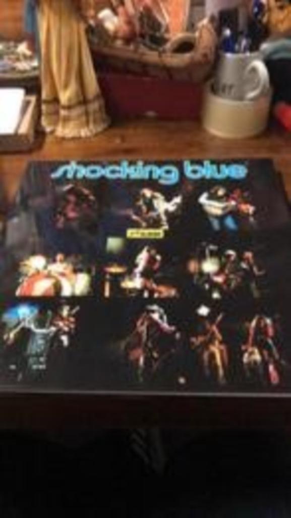 Shocking Blue 3rd album coloured numbered LP signed Robbie, Verzamelen, Muziek, Artiesten en Beroemdheden, Zo goed als nieuw, Cd of Plaat