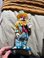 Vintage Porcelain Clown Doll – Colorful Collectible, Antiek en Kunst, Antiek | Porselein, Ophalen of Verzenden