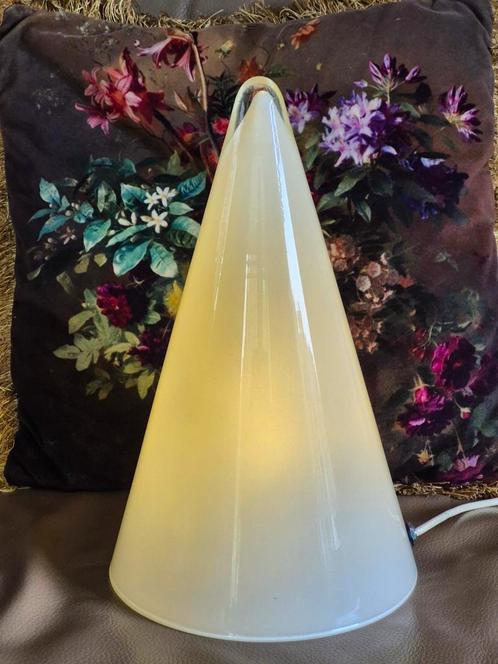 Gave teepee  cone lamp wit  37cm hoog, Huis en Inrichting, Lampen | Tafellampen, Gebruikt, Minder dan 50 cm, Glas, Ophalen of Verzenden