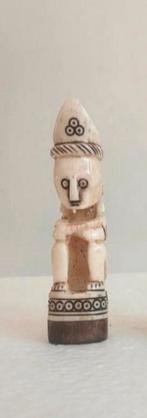 Oud benen beschermingsbeeldje, Sumba Indonesie Tribal Art, Ophalen of Verzenden