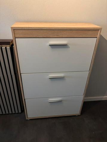 Schoenenkast voor damesschoenen/kinderschoenen beschikbaar voor biedingen