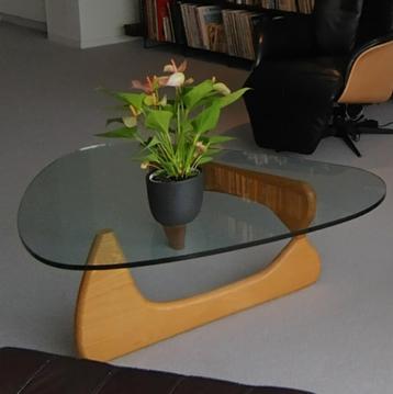 Coffee Table Salontafel van Noguchi  beschikbaar voor biedingen