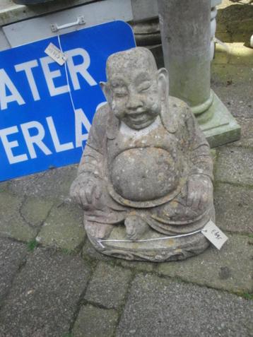 grote betonnen  lachende boedha hij is 40 hoog 35 breed weeg beschikbaar voor biedingen