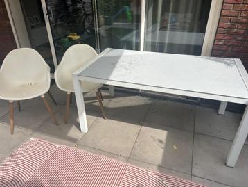 Tuintafel incl 2 stoelen beschikbaar voor biedingen