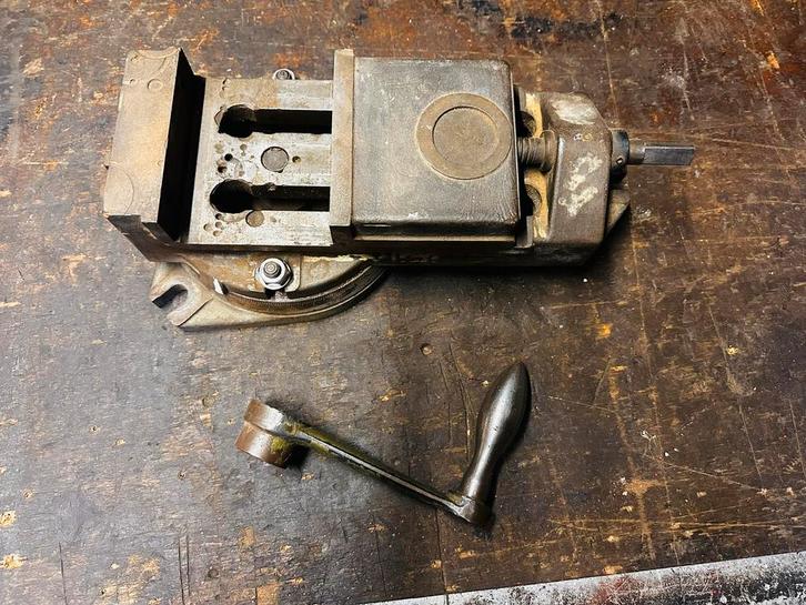 Zware Draaibare Machineklem 135x120mm, Doe-het-zelf en Verbouw, Gereedschap | Handgereedschap, Gebruikt, Ophalen