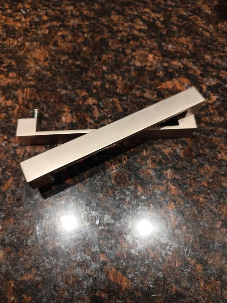 24 moderne keukengrepen 192mm hartafstand geborsteld metaal, Huis en Inrichting, Keuken | Keukenelementen, Gebruikt, Minder dan 50 cm