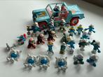 Set met 20+ Smurfenfiguren + auto – vintage en modern gemixt, Ophalen of Verzenden, Gebruikt