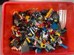 Grote bak met lego voor uren speelplezier, Ophalen, Gebruikt