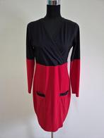 J377 - Zwart-rode Cassiopee jurk maat 40 (1), Kleding | Dames, Maat 38/40 (M), Zwart, Ophalen of Verzenden, Zo goed als nieuw